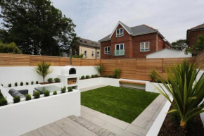 BOURNECOAST: HOLIDAY HOME NEAR BEACH-GARDEN- 2192